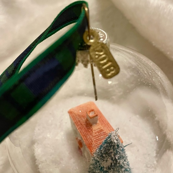 TALBOTS 2018 Snow Globe ornament w/colonial home, tree & plaid ribbon to hang w/ - Picture 6 of 8